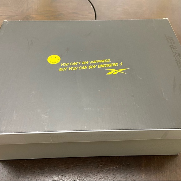 like new mens Reebok Classics x Smiley Shaq Attaq Basketball shoes!! - Picture 7 of 7